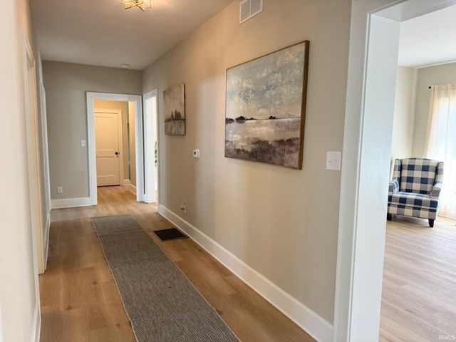 1220 Bayard Park Drive, Evansville, IN 47714