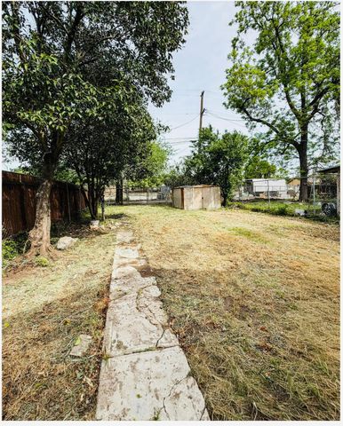 2117 E Washington St, Stockton, CA 95205