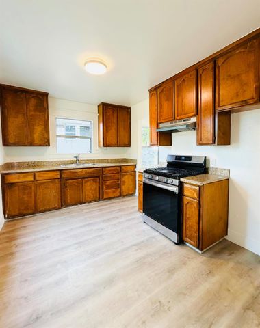 2117 E Washington St, Stockton, CA 95205