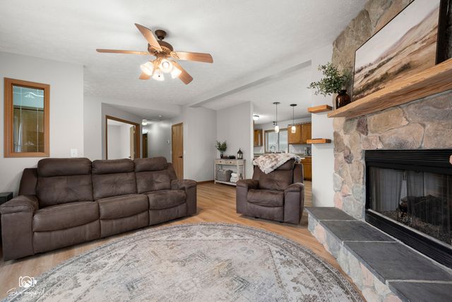 1937 W Potawatomie Trail, Kankakee, IL 60901