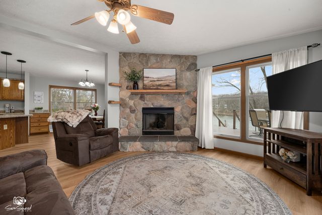 1937 W Potawatomie Trail, Kankakee, IL 60901