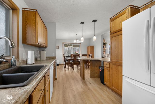 1937 W Potawatomie Trail, Kankakee, IL 60901