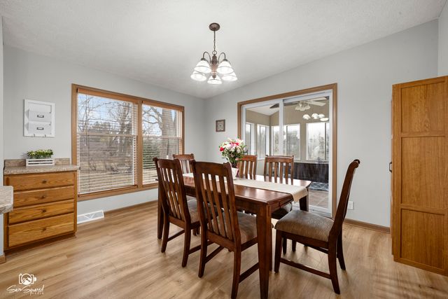 1937 W Potawatomie Trail, Kankakee, IL 60901