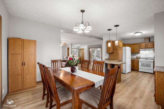 1937 W Potawatomie Trail, Kankakee, IL 60901