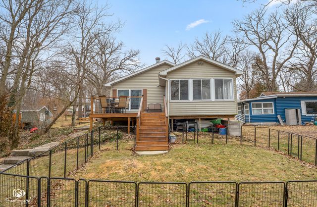 1937 W Potawatomie Trail, Kankakee, IL 60901