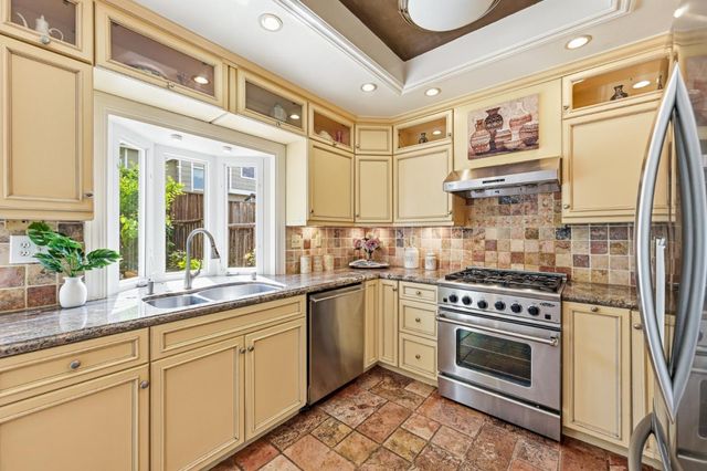 18819 Sydney Circle, Castro Valley, CA 94546