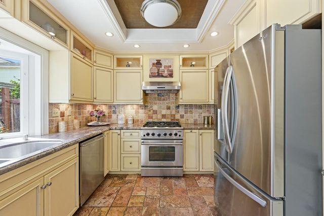 18819 Sydney Circle, Castro Valley, CA 94546