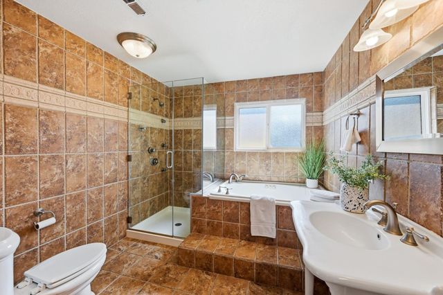 18819 Sydney Circle, Castro Valley, CA 94546