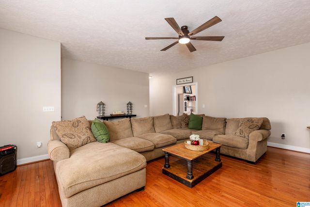 535 MAGNOLIA CIRCLE, Warrior, AL 35180