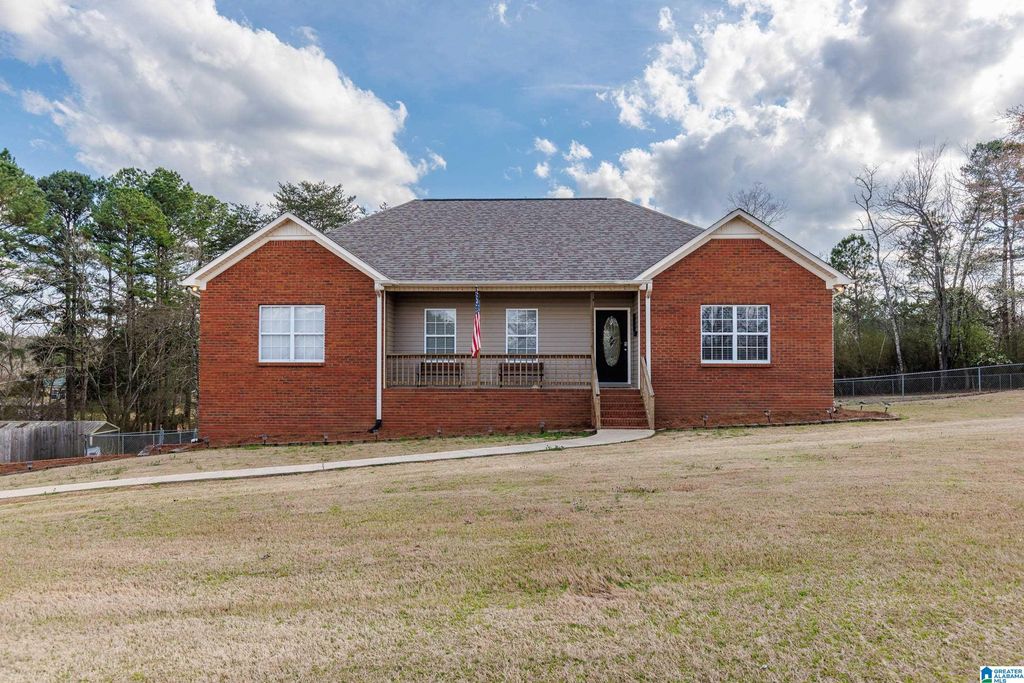 535 MAGNOLIA CIRCLE, Warrior, AL 35180