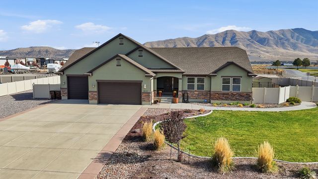 4056 N RUSSELL RD, Eagle Mountain, UT 84005