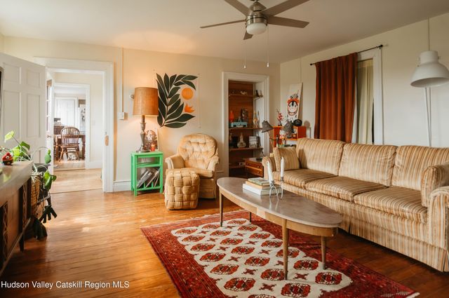 1693 New York 32, Saugerties, NY 12477