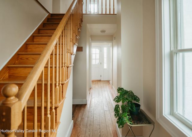 1693 New York 32, Saugerties, NY 12477