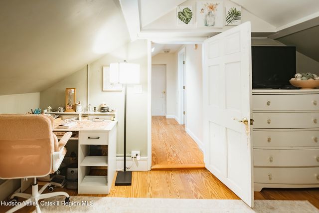 1693 New York 32, Saugerties, NY 12477