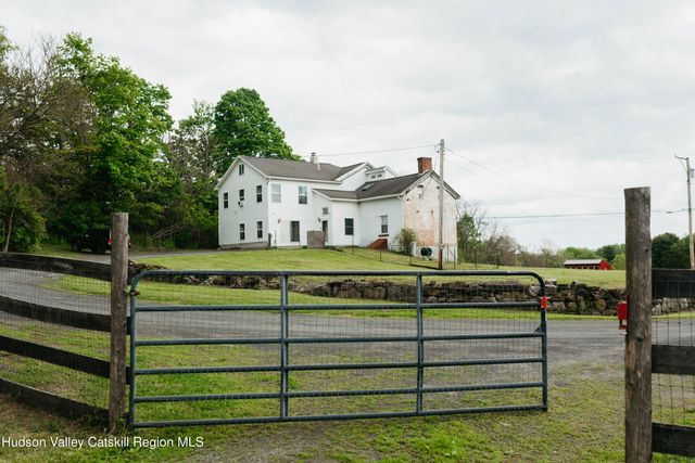 1693 New York 32, Saugerties, NY 12477