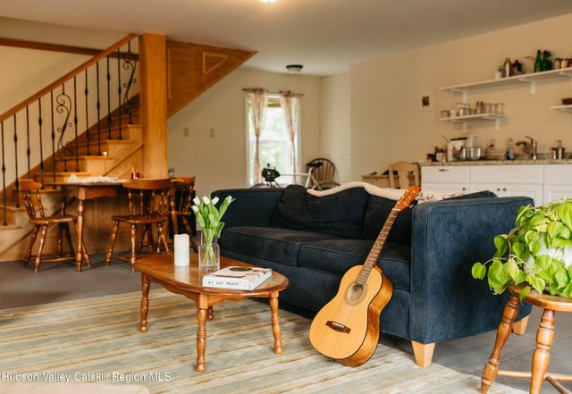1693 New York 32, Saugerties, NY 12477