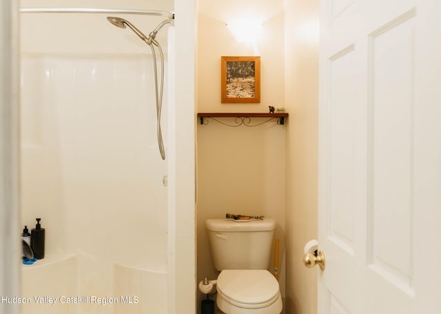 1693 New York 32, Saugerties, NY 12477