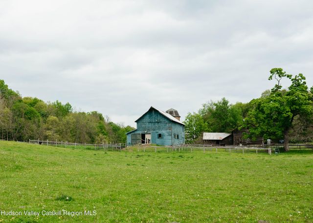 1693 New York 32, Saugerties, NY 12477