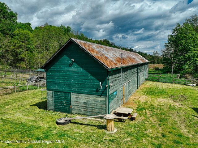 1693 New York 32, Saugerties, NY 12477