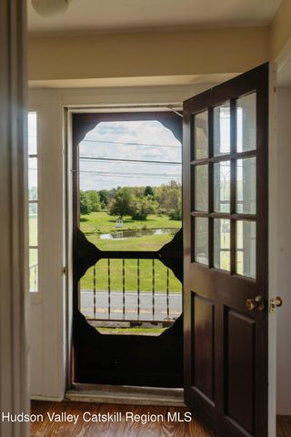 1693 New York 32, Saugerties, NY 12477