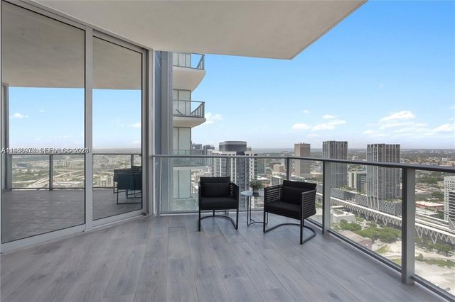 851 NE 1st Ave 4106, Miami, FL 33132