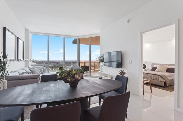 851 NE 1st Ave 4106, Miami, FL 33132