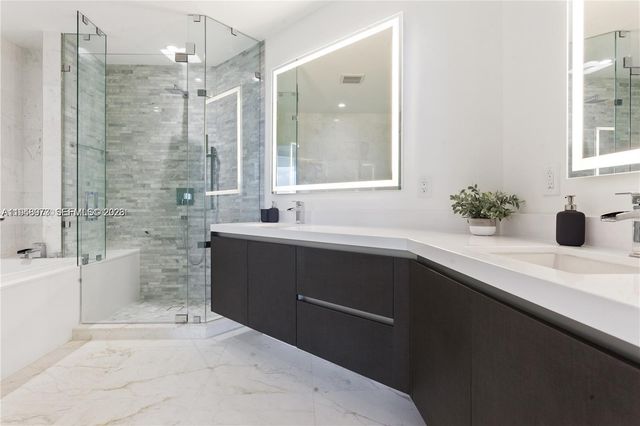 851 NE 1st Ave 4106, Miami, FL 33132