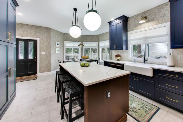 1916 Maplewood Lane, Munster, IN 46321
