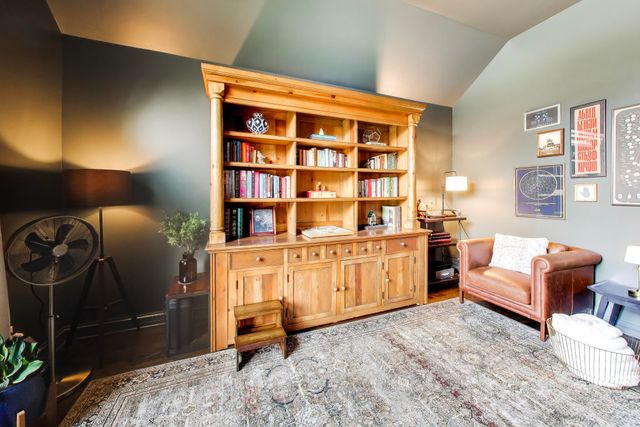 1916 Maplewood Lane, Munster, IN 46321