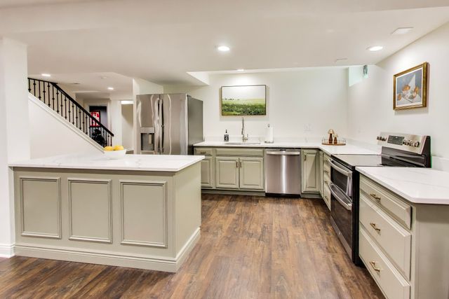 1916 Maplewood Lane, Munster, IN 46321