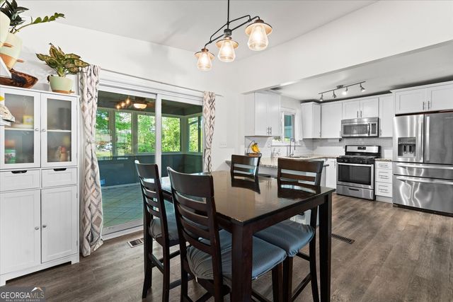 2592 Twin Oaks Drive SW, Marietta, GA 30064