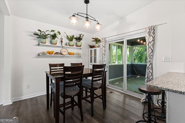 2592 Twin Oaks Drive SW, Marietta, GA 30064