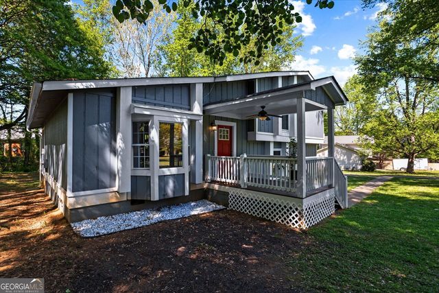 2592 Twin Oaks Drive SW, Marietta, GA 30064