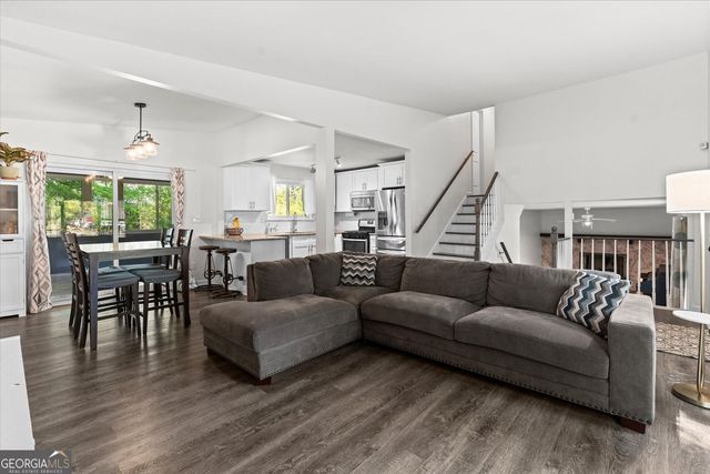 2592 Twin Oaks Drive SW, Marietta, GA 30064