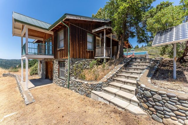 19155 Scenic Dr, Redwood Valley, CA 95470