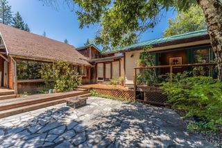 19155 Scenic Dr, Redwood Valley, CA 95470
