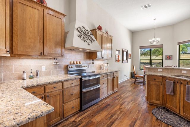 47 Doolittle DR, Wimberley, TX 78676