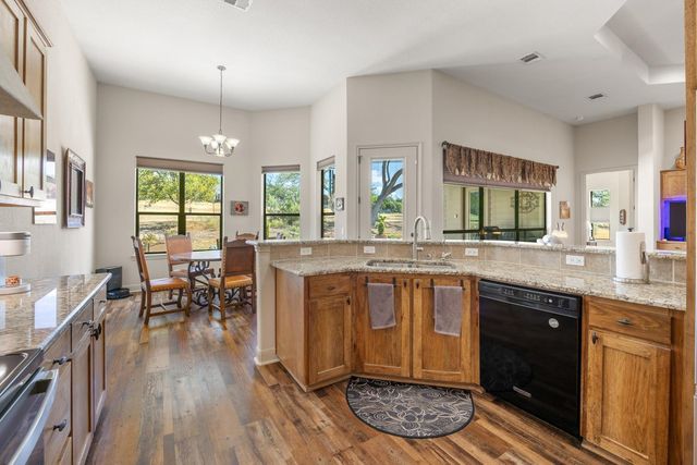 47 Doolittle DR, Wimberley, TX 78676