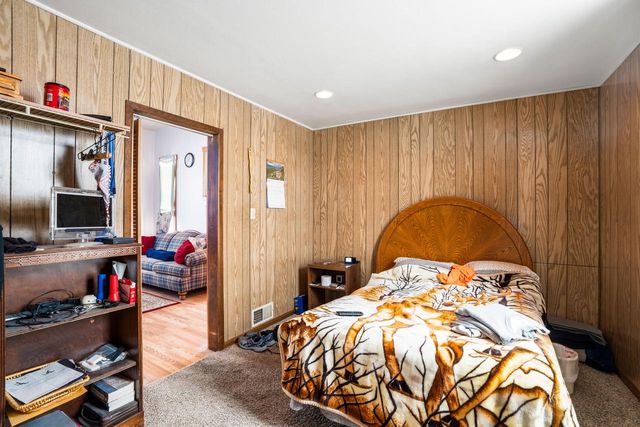 2953 S Kinnickinnic AVENUE, Milwaukee, WI 53207