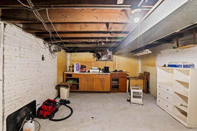 2953 S Kinnickinnic AVENUE, Milwaukee, WI 53207