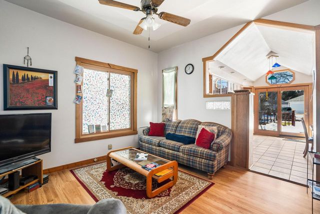 2953 S Kinnickinnic AVENUE, Milwaukee, WI 53207