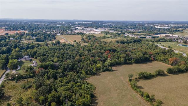 Honeysuckle Street, Lowell, AR 72745