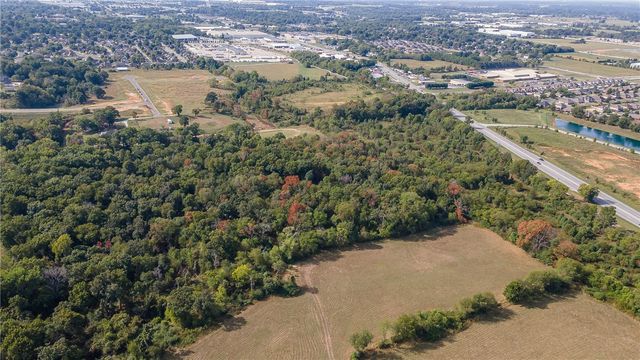 Honeysuckle Street, Lowell, AR 72745