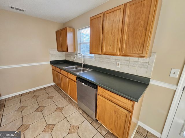 128 Locust Road, Locust Grove, GA 30248