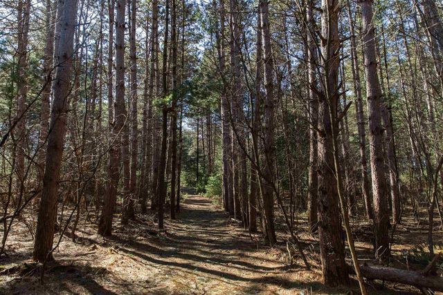 W8179 Eagle Drive, Oxford, WI 53952