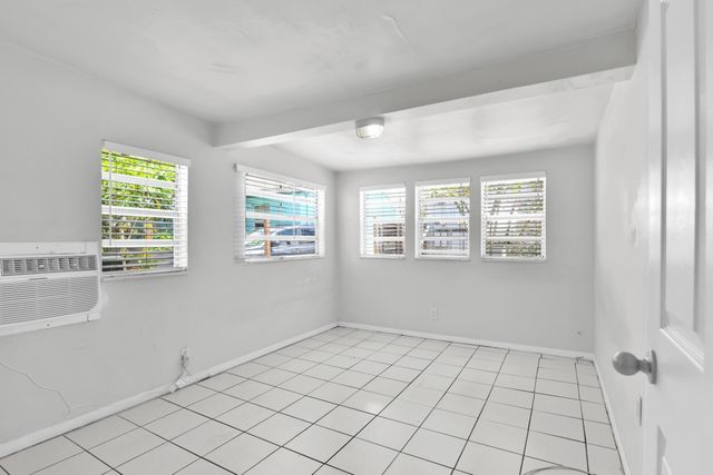 817 N J Street, Lake Worth Beach, FL 33460