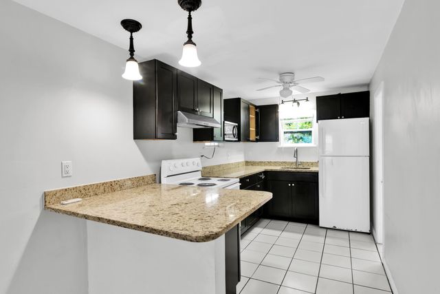 817 N J Street, Lake Worth Beach, FL 33460
