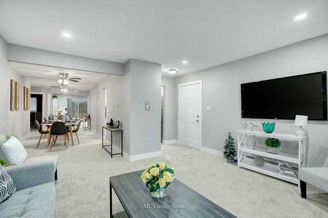 17985 Amherst Court 204, Country Club Hills, IL 60478