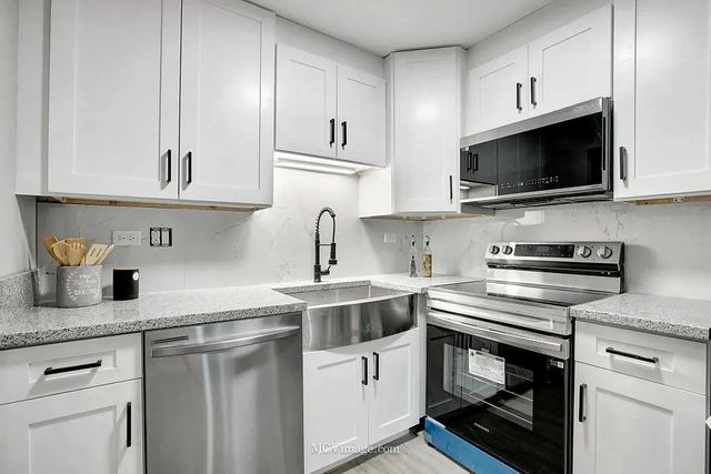 17985 Amherst Court 204, Country Club Hills, IL 60478
