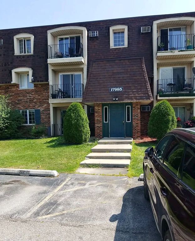 17985 Amherst Court 204, Country Club Hills, IL 60478